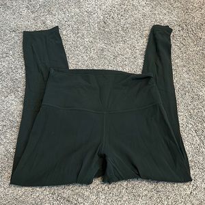 Dark forest green lululemon size 6 ankle leggings